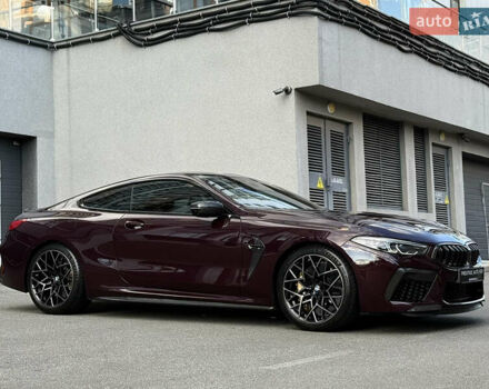 Красный БМВ M8, объемом двигателя 4.39 л и пробегом 25 тыс. км за 144000 $, фото 12 на Automoto.ua