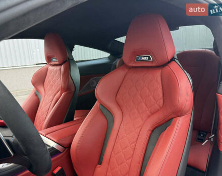 Красный БМВ M8, объемом двигателя 4.39 л и пробегом 25 тыс. км за 144000 $, фото 50 на Automoto.ua