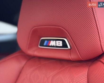 Красный БМВ M8, объемом двигателя 4.39 л и пробегом 25 тыс. км за 144000 $, фото 53 на Automoto.ua