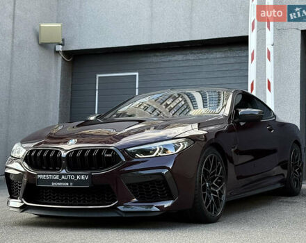Красный БМВ M8, объемом двигателя 4.39 л и пробегом 25 тыс. км за 144000 $, фото 8 на Automoto.ua