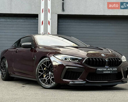 Красный БМВ M8, объемом двигателя 4.39 л и пробегом 25 тыс. км за 144000 $, фото 2 на Automoto.ua