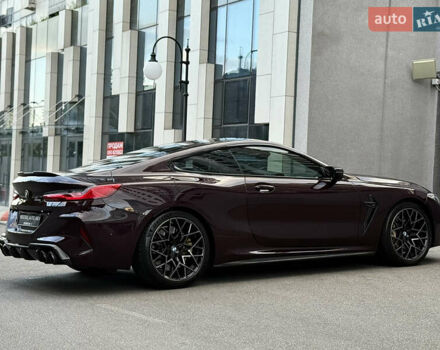 Красный БМВ M8, объемом двигателя 4.39 л и пробегом 25 тыс. км за 144000 $, фото 27 на Automoto.ua