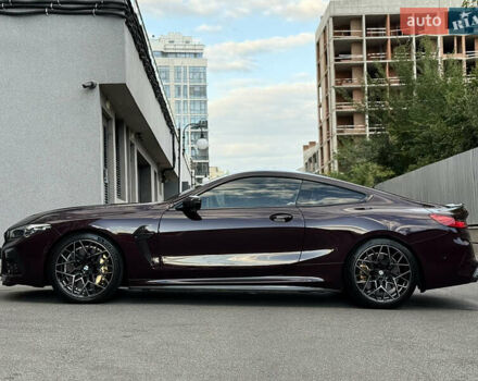 Красный БМВ M8, объемом двигателя 4.39 л и пробегом 25 тыс. км за 144000 $, фото 23 на Automoto.ua