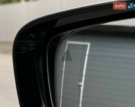 Красный БМВ M8, объемом двигателя 4.39 л и пробегом 25 тыс. км за 144000 $, фото 45 на Automoto.ua