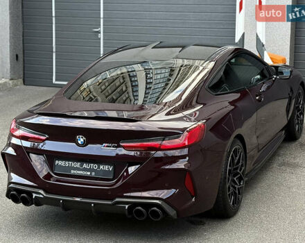 Красный БМВ M8, объемом двигателя 4.39 л и пробегом 25 тыс. км за 144000 $, фото 19 на Automoto.ua