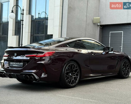 Красный БМВ M8, объемом двигателя 4.39 л и пробегом 25 тыс. км за 144000 $, фото 26 на Automoto.ua