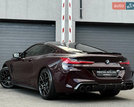 Красный БМВ M8, объемом двигателя 4.39 л и пробегом 25 тыс. км за 144000 $, фото 30 на Automoto.ua