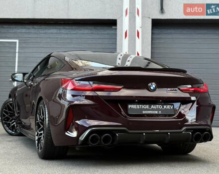 Красный БМВ M8, объемом двигателя 4.39 л и пробегом 25 тыс. км за 144000 $, фото 28 на Automoto.ua