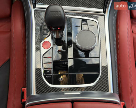 Красный БМВ M8, объемом двигателя 4.39 л и пробегом 25 тыс. км за 144000 $, фото 65 на Automoto.ua