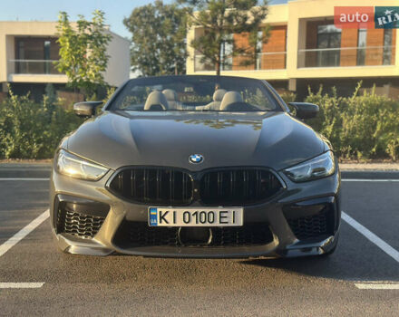 Серый БМВ M8, объемом двигателя 4.39 л и пробегом 32 тыс. км за 85000 $, фото 2 на Automoto.ua