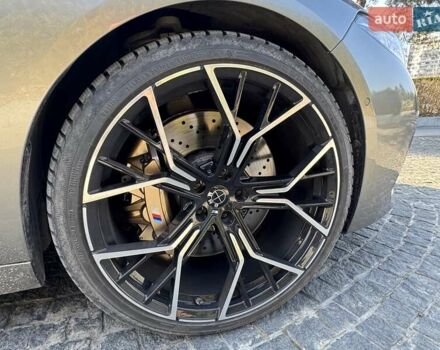 Серый БМВ M8, объемом двигателя 4.39 л и пробегом 34 тыс. км за 120000 $, фото 37 на Automoto.ua