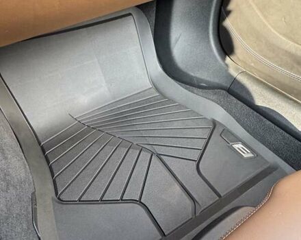 Серый БМВ M8, объемом двигателя 4.39 л и пробегом 34 тыс. км за 120000 $, фото 35 на Automoto.ua