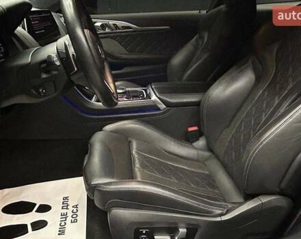 Синий БМВ M8, объемом двигателя 4.39 л и пробегом 49 тыс. км за 112000 $, фото 9 на Automoto.ua