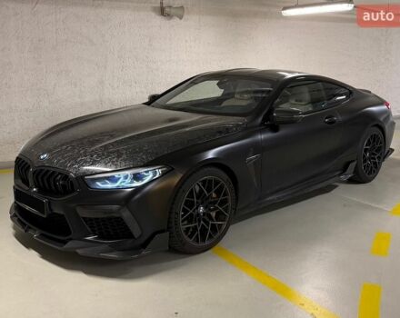 Синий БМВ M8, объемом двигателя 4.4 л и пробегом 37 тыс. км за 105000 $, фото 1 на Automoto.ua