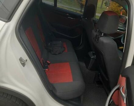 Белый БМВ Х1, объемом двигателя 2 л и пробегом 190 тыс. км за 13000 $, фото 10 на Automoto.ua