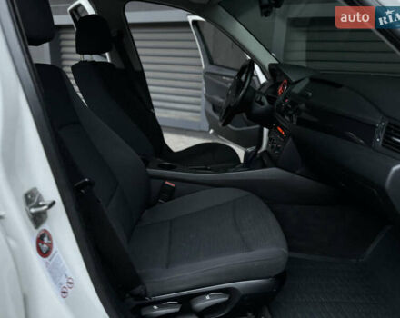 Белый БМВ Х1, объемом двигателя 2 л и пробегом 161 тыс. км за 11700 $, фото 12 на Automoto.ua