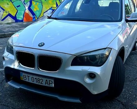 Білий БМВ Х1, об'ємом двигуна 2 л та пробігом 248 тис. км за 9990 $, фото 1 на Automoto.ua