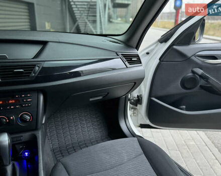 Белый БМВ Х1, объемом двигателя 2 л и пробегом 161 тыс. км за 11700 $, фото 15 на Automoto.ua