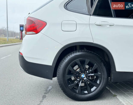 Белый БМВ Х1, объемом двигателя 2 л и пробегом 161 тыс. км за 11700 $, фото 6 на Automoto.ua