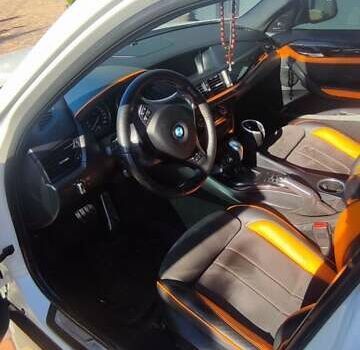 Белый БМВ Х1, объемом двигателя 2 л и пробегом 178 тыс. км за 15000 $, фото 7 на Automoto.ua