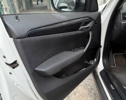 Белый БМВ Х1, объемом двигателя 2 л и пробегом 162 тыс. км за 11900 $, фото 7 на Automoto.ua