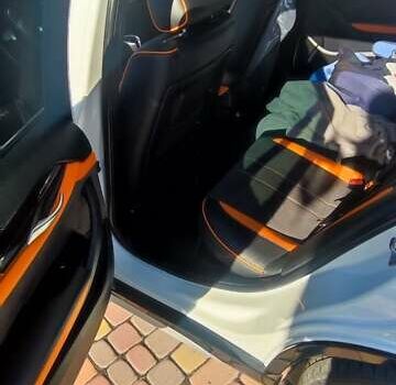 Белый БМВ Х1, объемом двигателя 2 л и пробегом 178 тыс. км за 15000 $, фото 9 на Automoto.ua