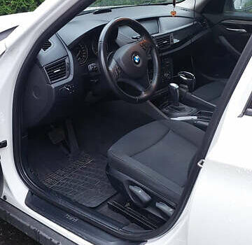 Белый БМВ Х1, объемом двигателя 2 л и пробегом 134 тыс. км за 10900 $, фото 7 на Automoto.ua