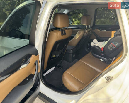 Білий БМВ Х1, об'ємом двигуна 2 л та пробігом 349 тис. км за 12500 $, фото 12 на Automoto.ua
