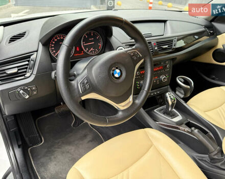 Білий БМВ Х1, об'ємом двигуна 2 л та пробігом 113 тис. км за 13990 $, фото 15 на Automoto.ua