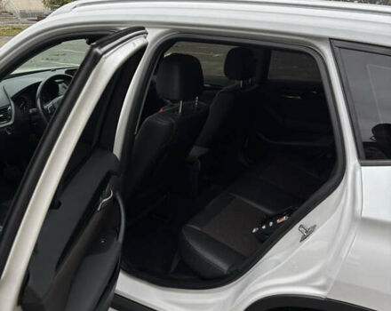 Білий БМВ Х1, об'ємом двигуна 2 л та пробігом 244 тис. км за 14000 $, фото 11 на Automoto.ua