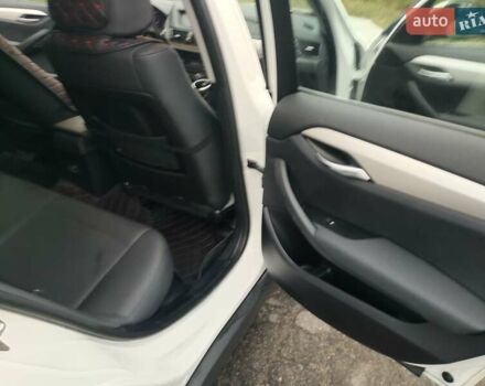 Белый БМВ Х1, объемом двигателя 2 л и пробегом 150 тыс. км за 12000 $, фото 12 на Automoto.ua