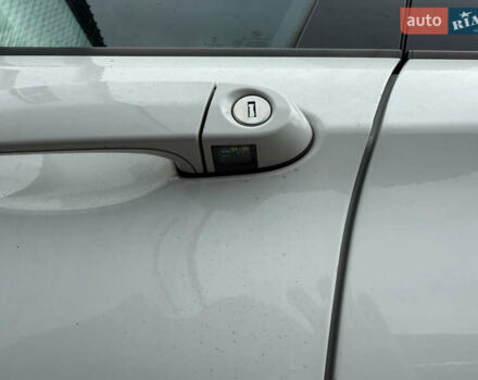 Белый БМВ Х1, объемом двигателя 2 л и пробегом 246 тыс. км за 12000 $, фото 3 на Automoto.ua