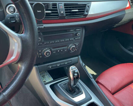 Белый БМВ Х1, объемом двигателя 2 л и пробегом 230 тыс. км за 10000 $, фото 4 на Automoto.ua