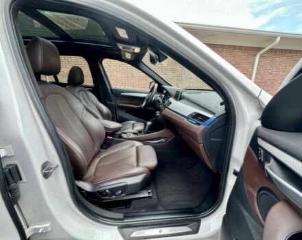 Белый БМВ Х1, объемом двигателя 2 л и пробегом 78 тыс. км за 5000 $, фото 9 на Automoto.ua