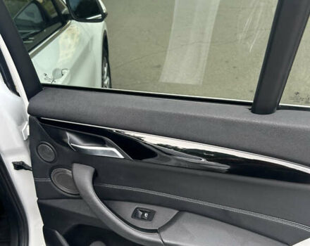 БМВ Х1 2016 в Киеве на Automoto.ua Белый БМВ Х1, объемом двигателя 2 л и пробегом 118 тыс. км за 21500 $, фото 31 на Automoto.ua