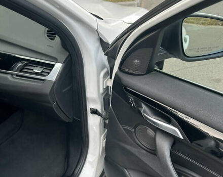 БМВ Х1 2016 в Киеве на Automoto.ua Белый БМВ Х1, объемом двигателя 2 л и пробегом 118 тыс. км за 21500 $, фото 35 на Automoto.ua