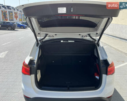 Белый БМВ Х1, объемом двигателя 1.5 л и пробегом 201 тыс. км за 17100 $, фото 4 на Automoto.ua