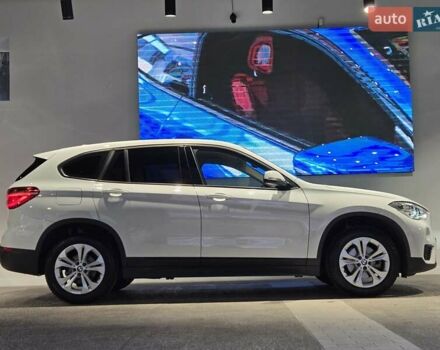 Белый БМВ Х1, объемом двигателя 1.5 л и пробегом 100 тыс. км за 17999 $, фото 3 на Automoto.ua