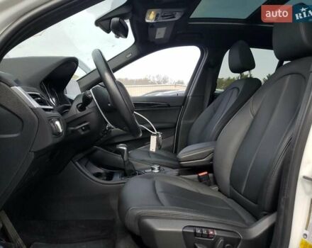 Белый БМВ Х1, объемом двигателя 2 л и пробегом 70 тыс. км за 3000 $, фото 5 на Automoto.ua