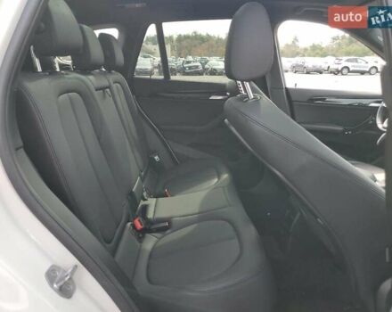 Белый БМВ Х1, объемом двигателя 2 л и пробегом 70 тыс. км за 3000 $, фото 9 на Automoto.ua