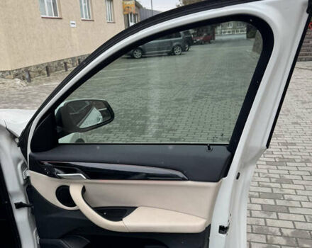 Белый БМВ Х1, объемом двигателя 2 л и пробегом 212 тыс. км за 17900 $, фото 100 на Automoto.ua