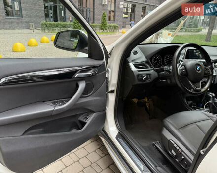 Білий БМВ Х1, об'ємом двигуна 2 л та пробігом 50 тис. км за 22777 $, фото 22 на Automoto.ua