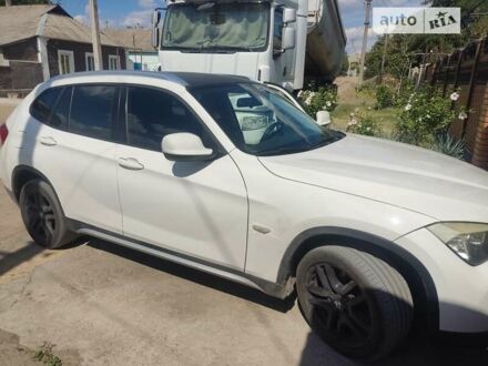 БМВ Х1 2009 в Вознесенске на Automoto.ua Белый БМВ Х1, объемом двигателя 2 л и пробегом 225 тыс. км за 12000 $, фото 1 на Automoto.ua