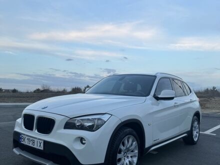 Белый БМВ Х1, объемом двигателя 2 л и пробегом 121 тыс. км за 11899 $, фото 1 на Automoto.ua