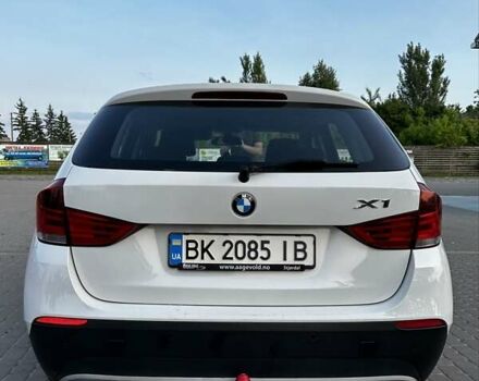 Белый БМВ Х1, объемом двигателя 2 л и пробегом 267 тыс. км за 9500 $, фото 1 на Automoto.ua