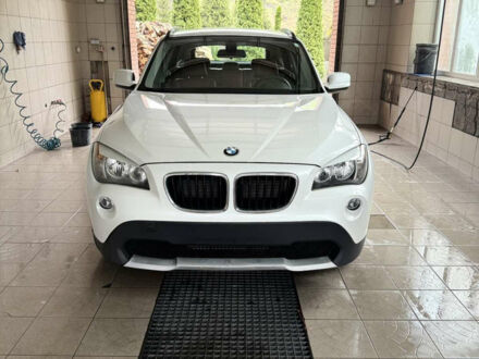 Білий БМВ Х1, об'ємом двигуна 2 л та пробігом 208 тис. км за 12500 $, фото 1 на Automoto.ua