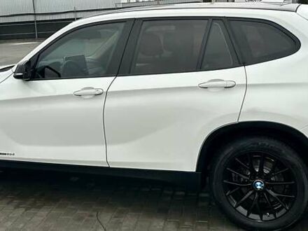 Белый БМВ Х1, объемом двигателя 2 л и пробегом 293 тыс. км за 21500 $, фото 1 на Automoto.ua
