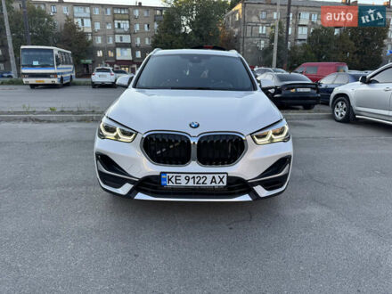 БМВ Х1 2021 в Днепре (Днепропетровске) на Automoto.ua Белый БМВ Х1, объемом двигателя 2 л и пробегом 26 тыс. км за 28000 $, фото 1 на Automoto.ua