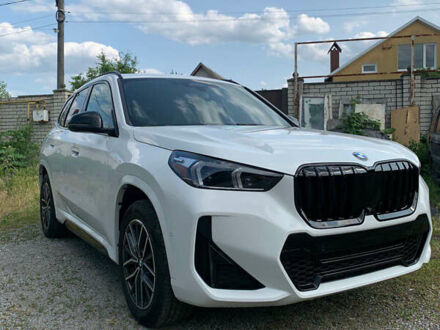 БМВ Х1 2023 в Киеве на Automoto.ua Белый БМВ Х1, объемом двигателя 2 л и пробегом 19 тыс. км за 48950 $, фото 1 на Automoto.ua