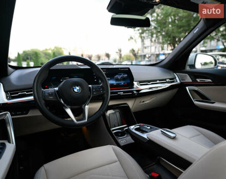 Бежевий БМВ Х1, об'ємом двигуна 2 л та пробігом 14 тис. км за 39300 $, фото 12 на Automoto.ua